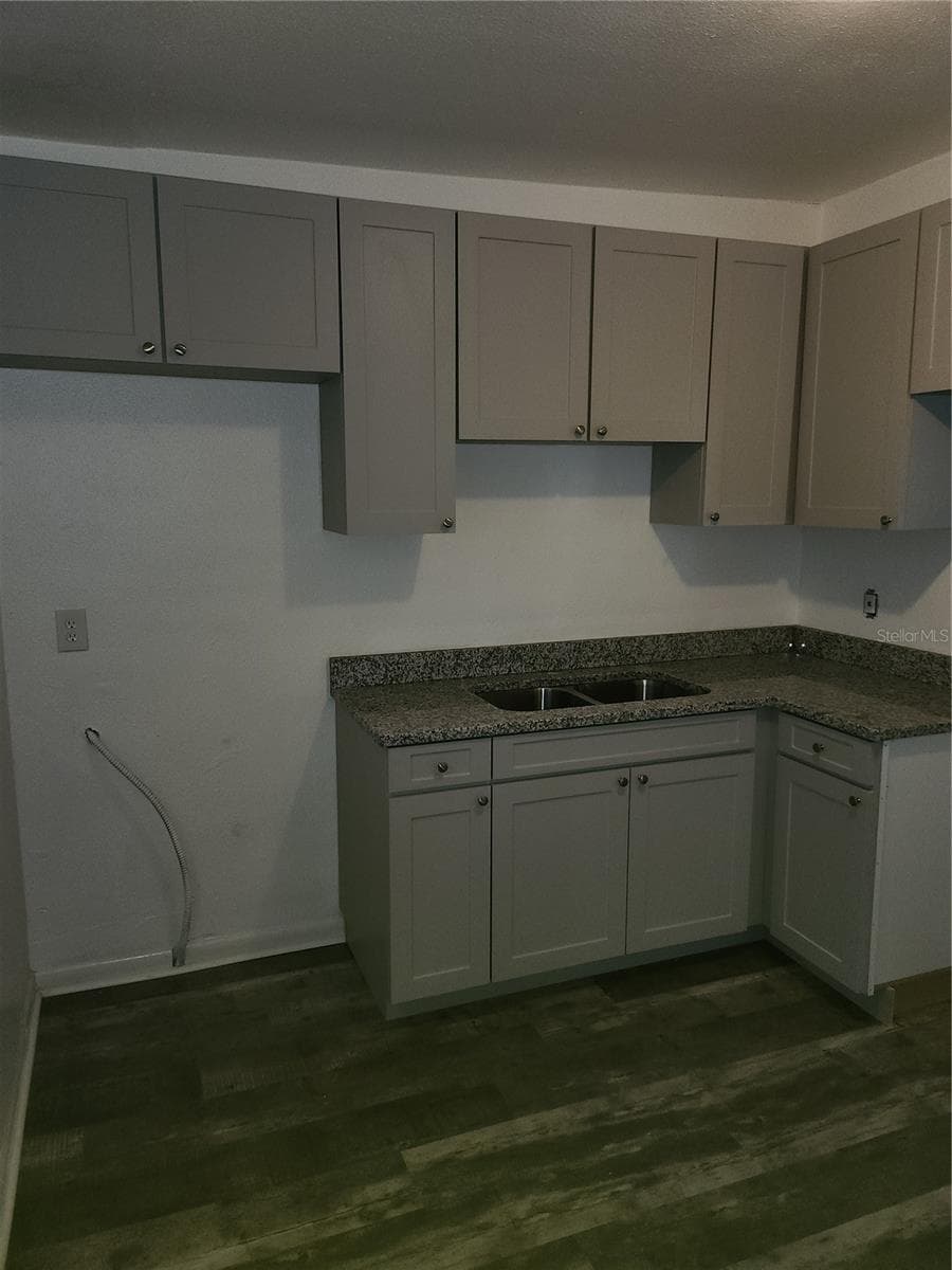 1203 E 15th Ave photo 3