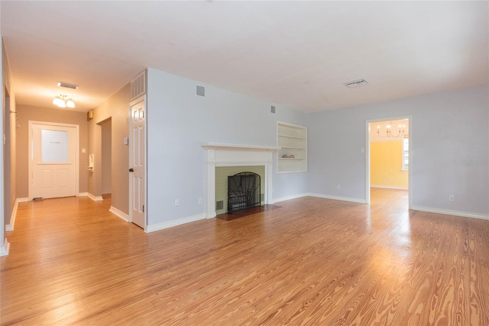 37935 Coleman Ave photo 4