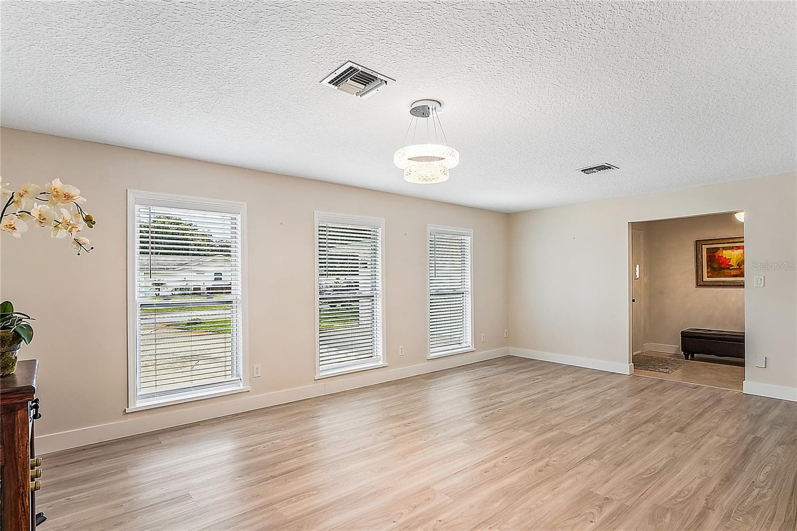 1131 Lancer Ln photo 5