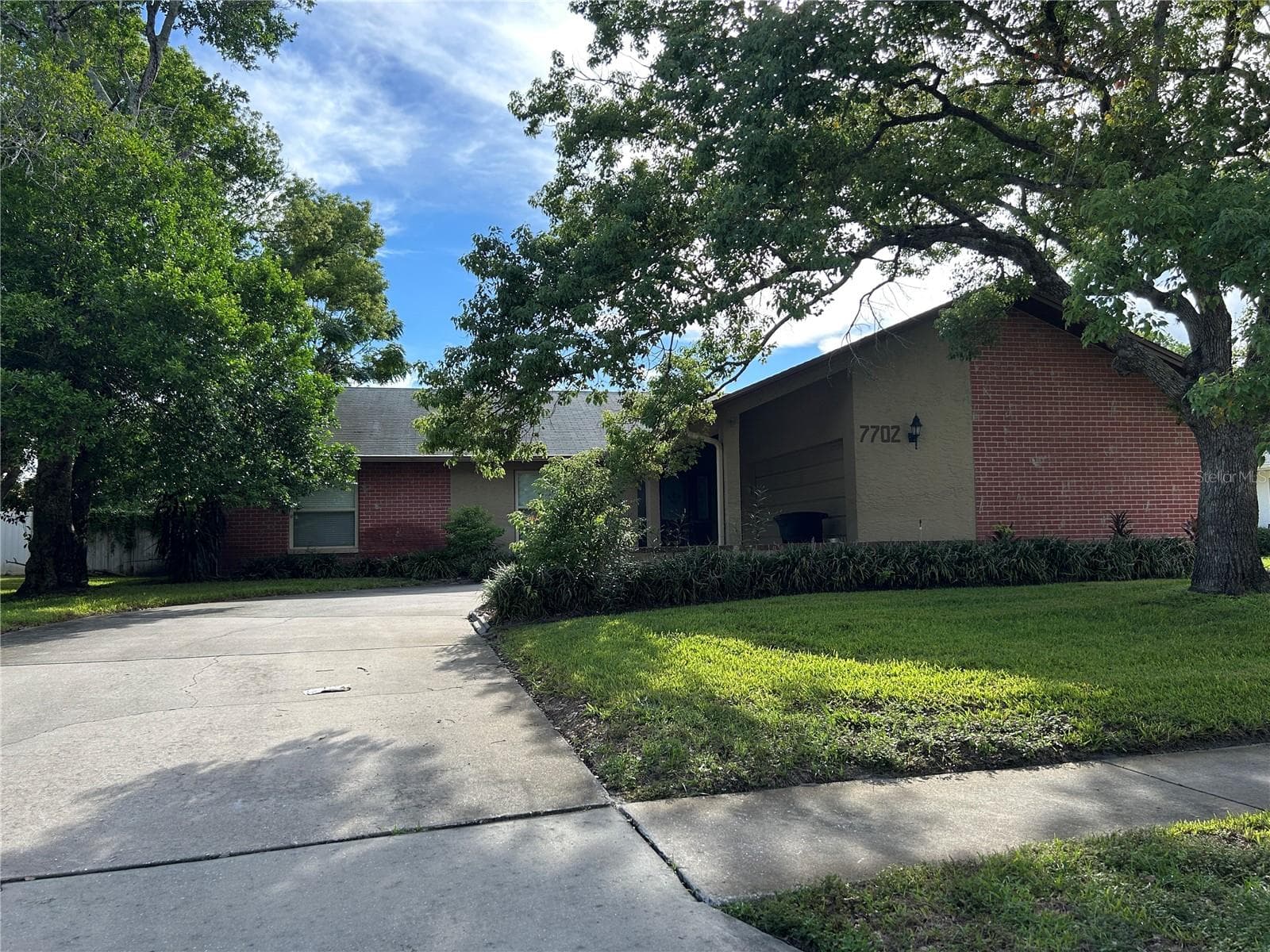 7702 Rusty Hook CT photo 3