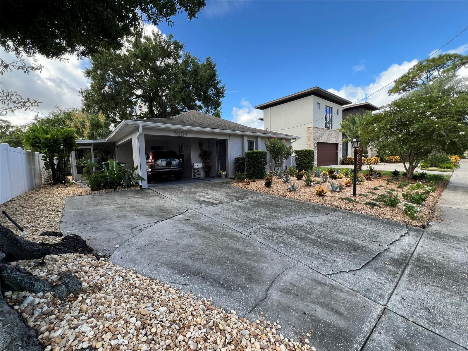 3804 W Empedrado St photo 2