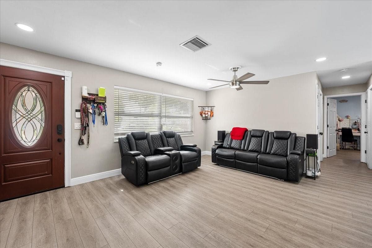 490 E Lake Dr photo 5