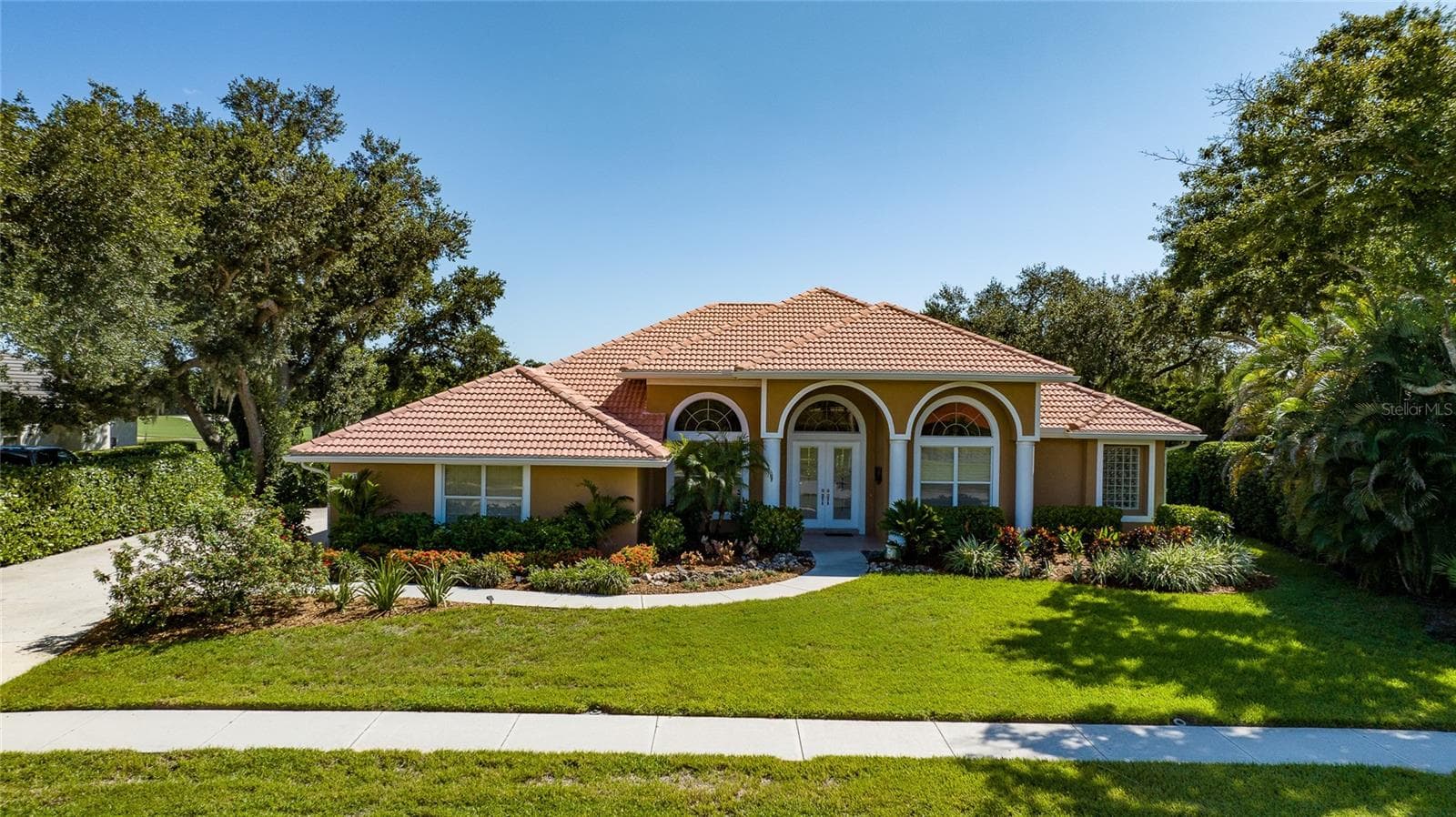 8437 Eagle Preserve Way photo 3