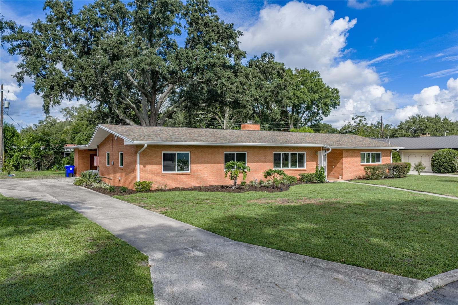 1515 Leighton Ave photo 2