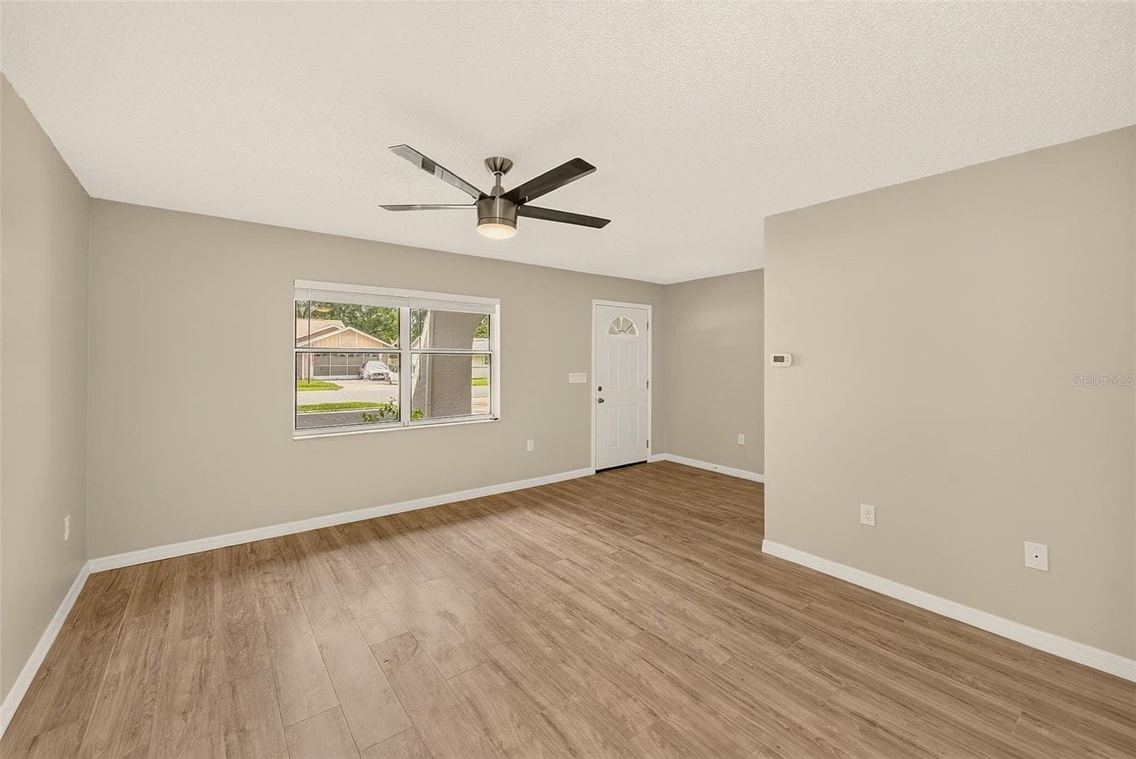 7949 Knight Dr photo 5