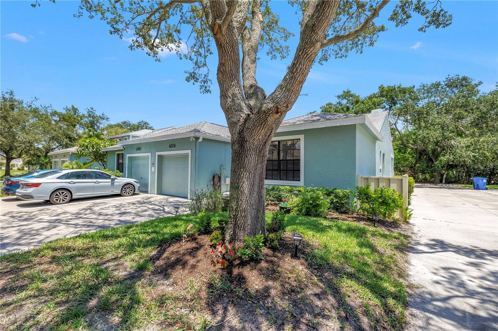 1074 Sanabel CT NE photo 4