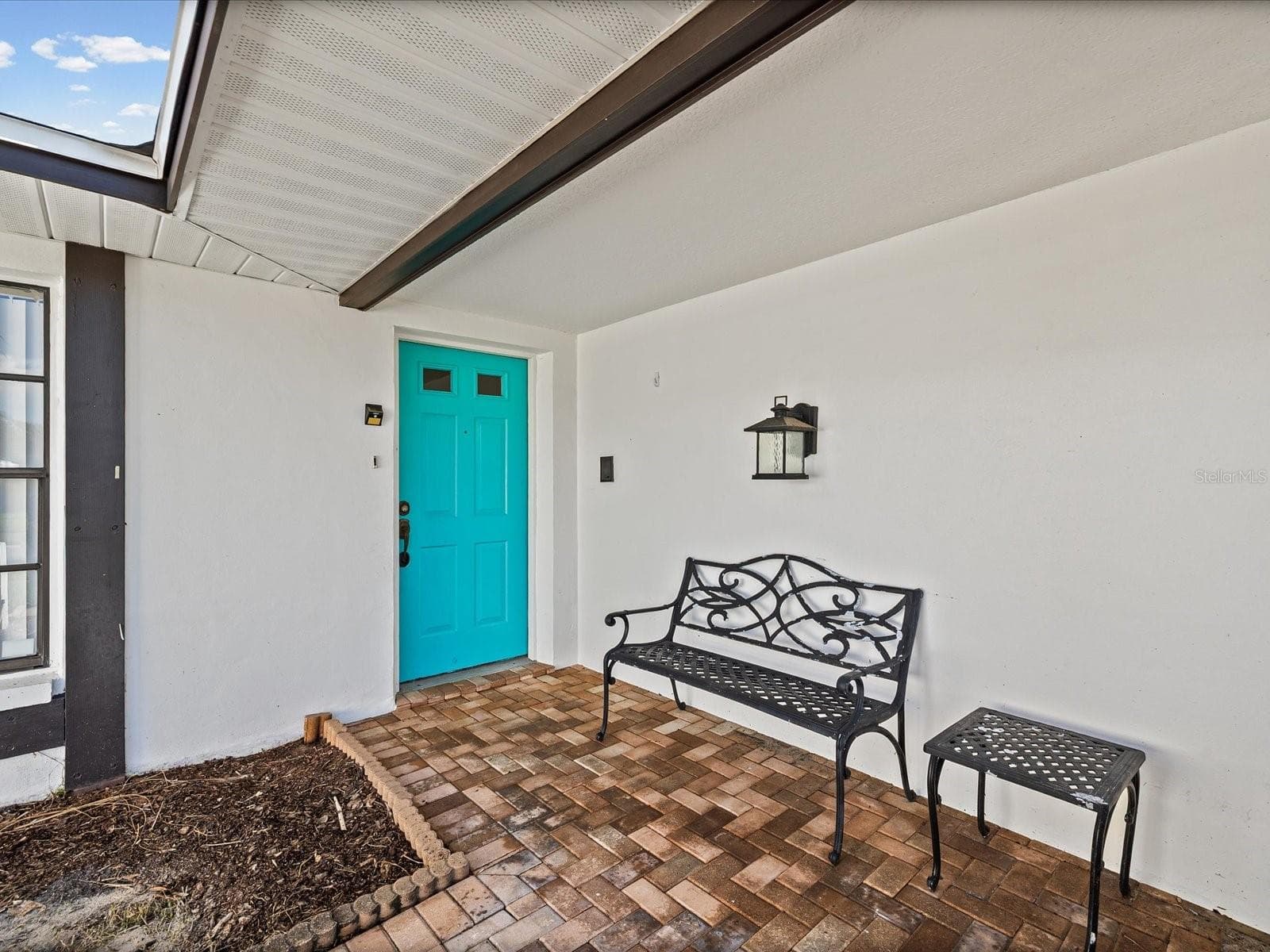 6907 Bottle Brush Dr photo 2