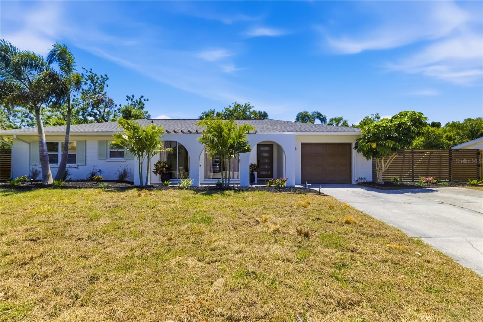 2436 Goldenrod St photo 5