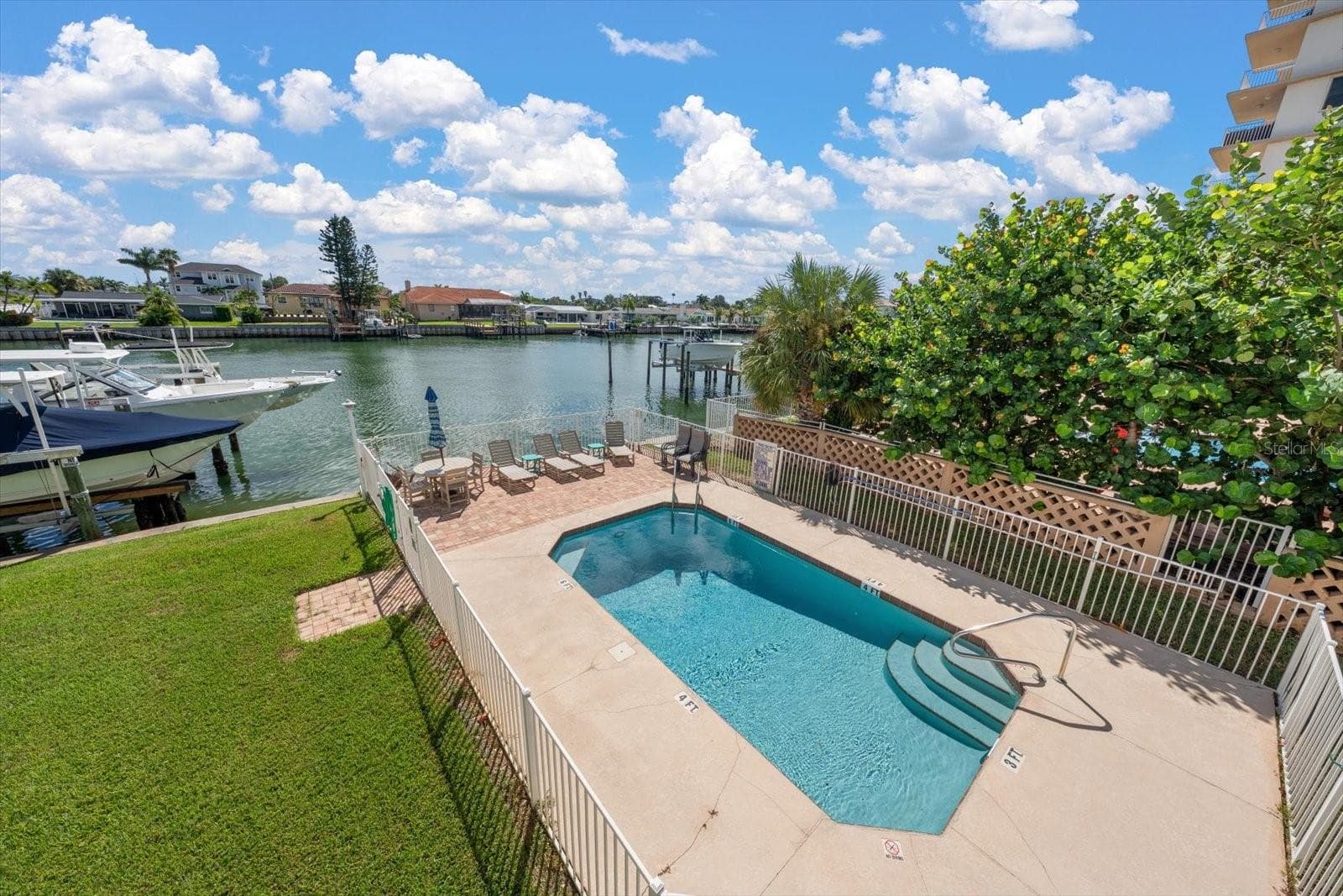 301 Island Way #E photo 3