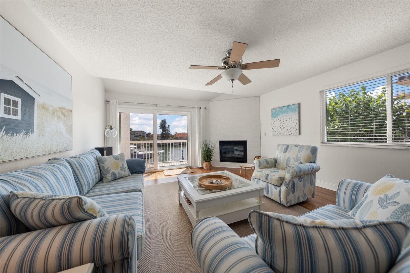 301 Island Way #E photo 4