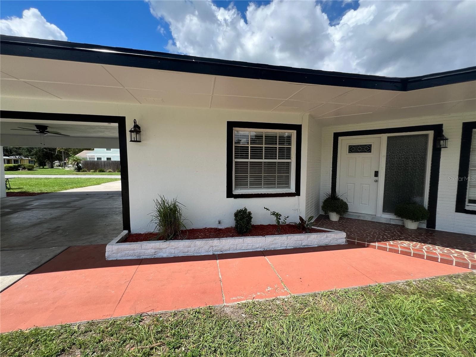 10909 W Elbow Dr photo 2