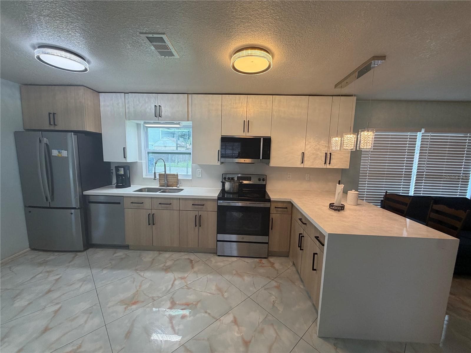 10909 W Elbow Dr photo 3