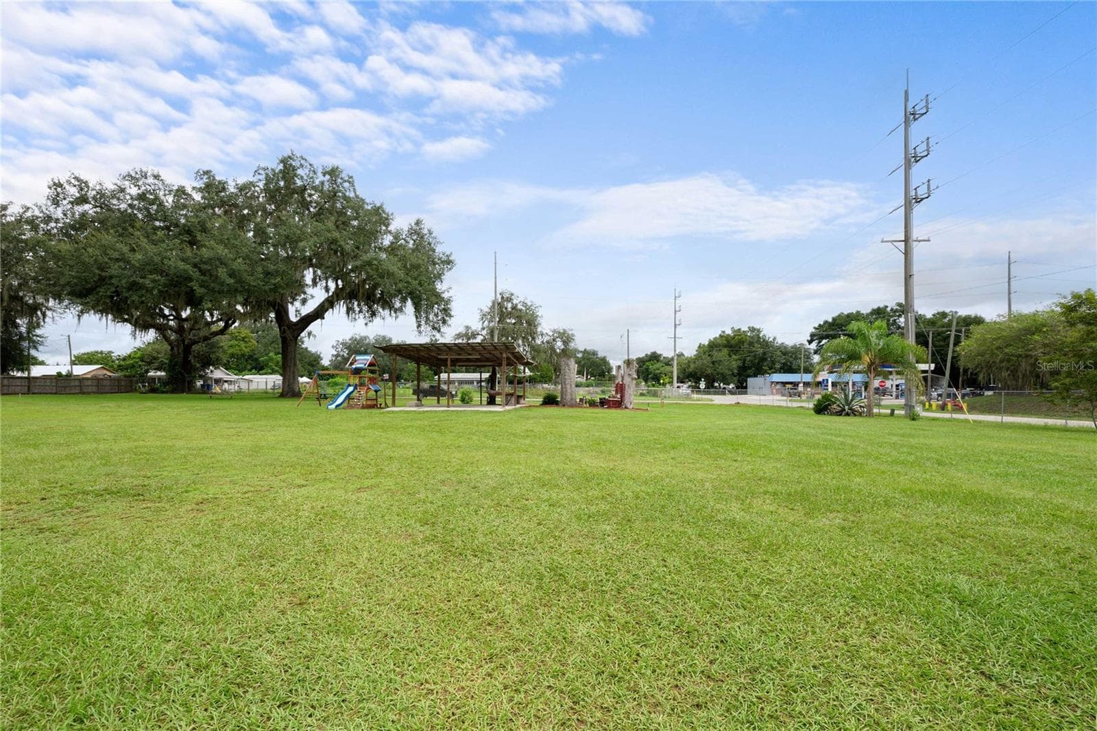 14927 14th St photo 3