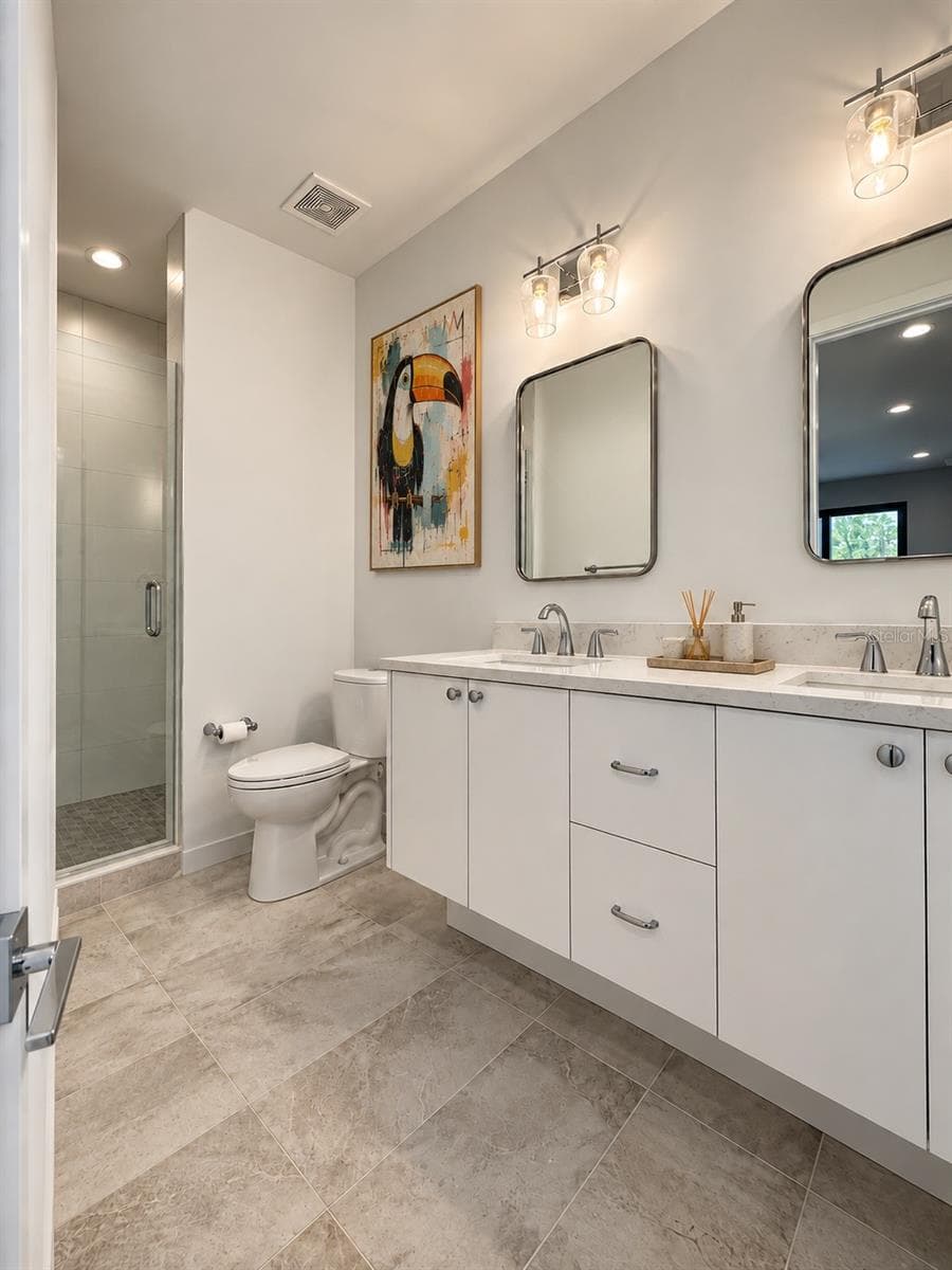 532 W Plaza Pl #3 photo 4