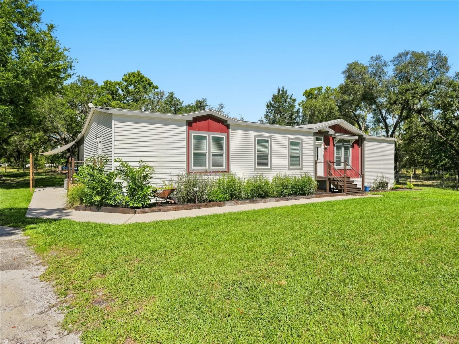 341 Suncoast Blvd photo 3