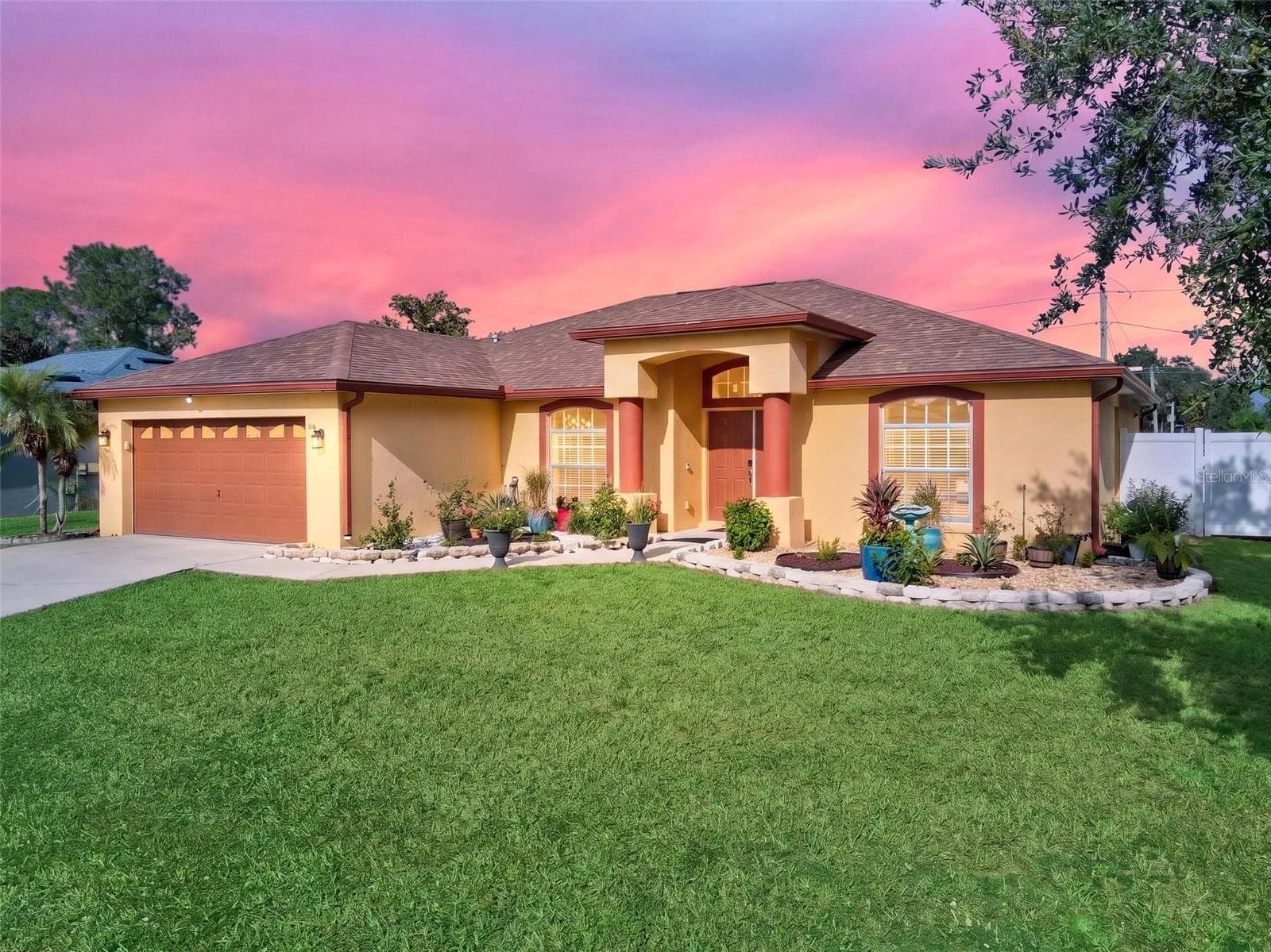 5622 Fischer Dr photo 2