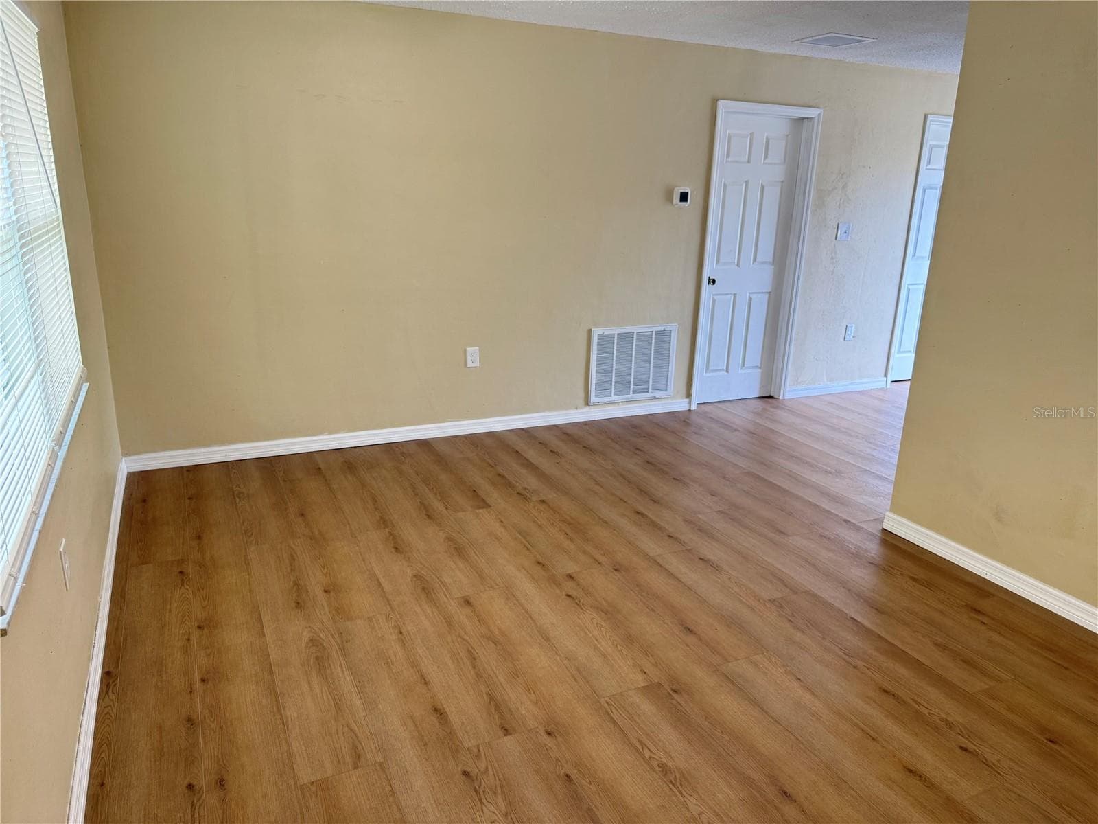 9637 Marlinton Ln photo 3