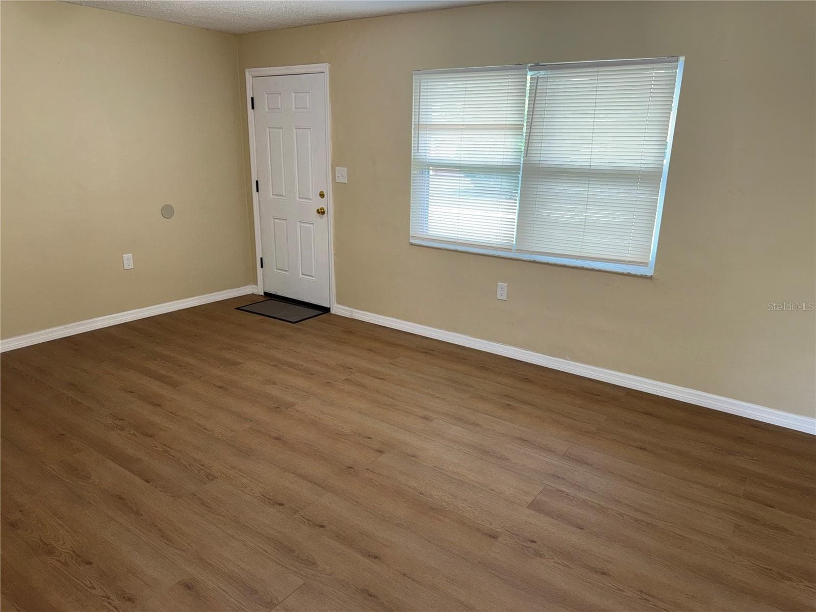 9637 Marlinton Ln photo 4