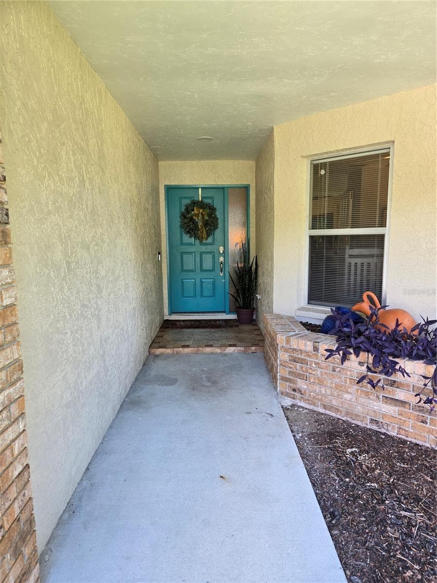 5627 29th Street Cir E photo 3