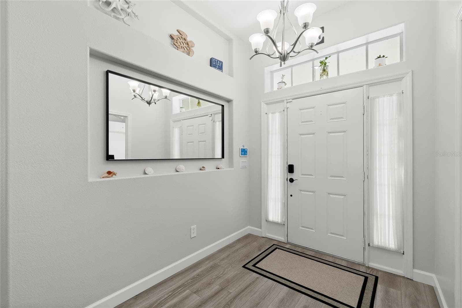 147 Costa Loop photo 4