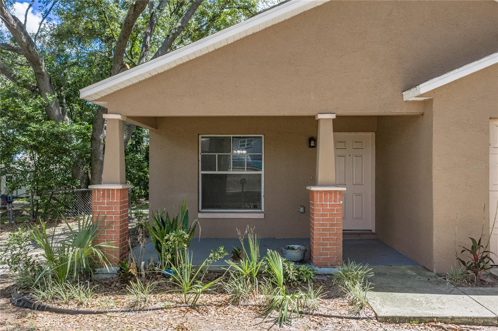829 N Lake Ave photo 4