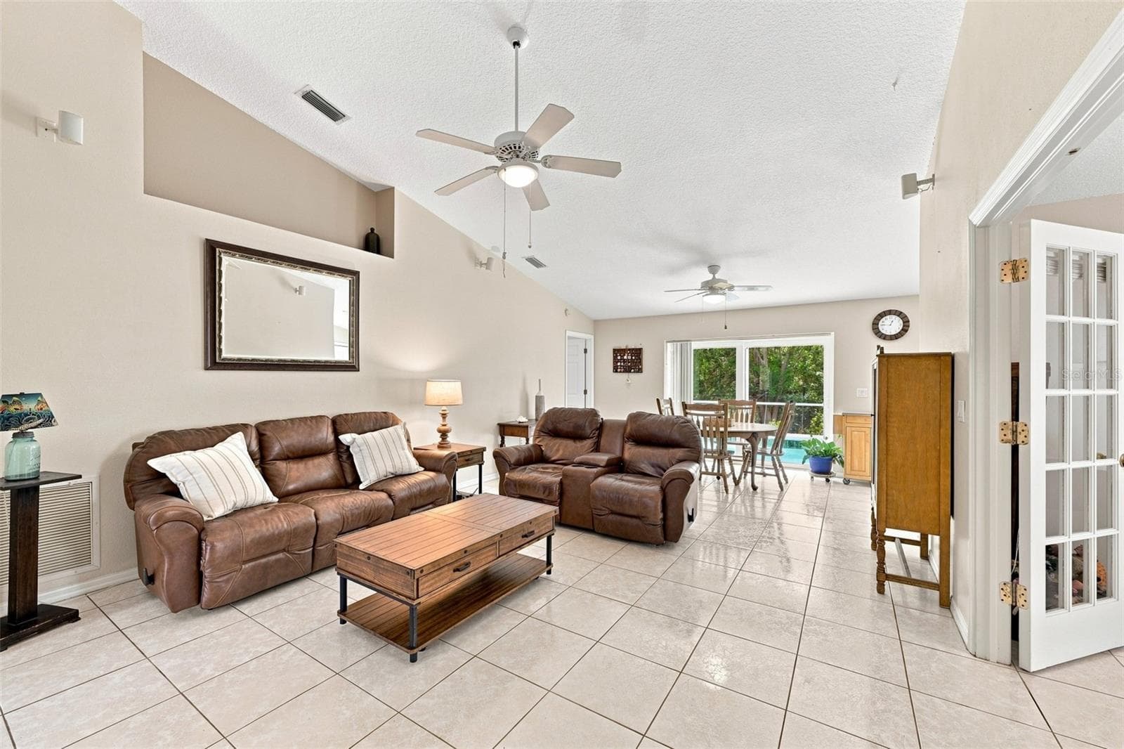 216 Lookout Dr photo 5