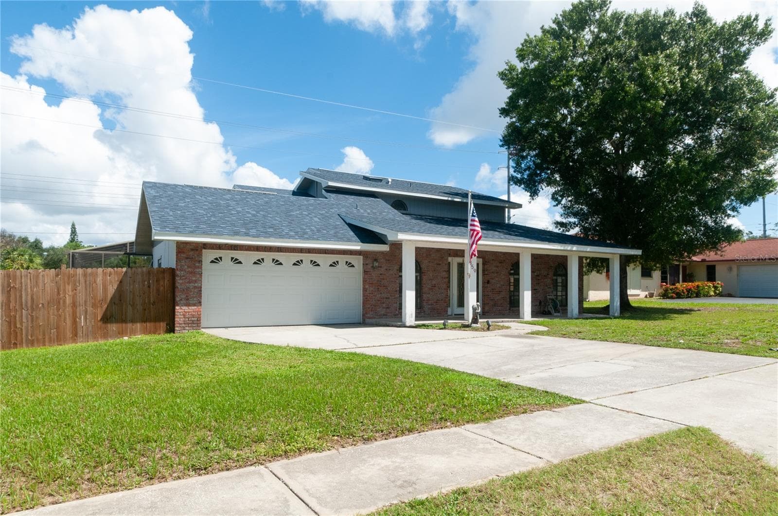 859 Pinewood Ter W photo 3