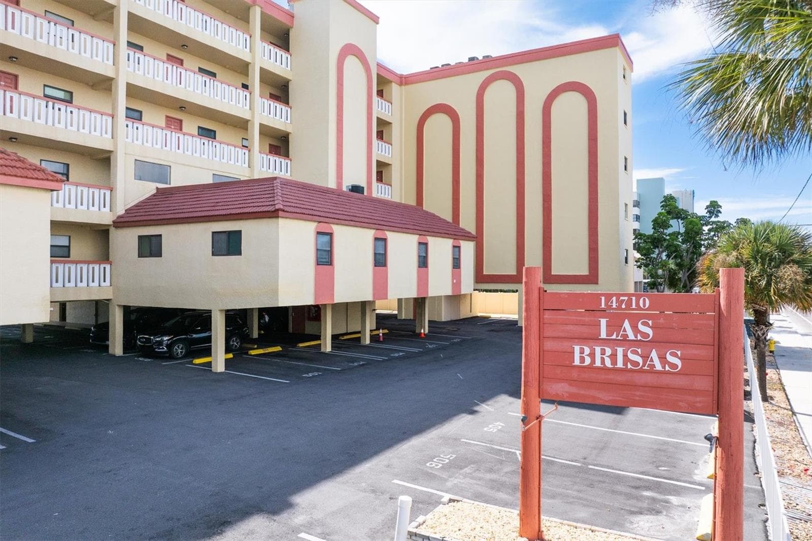 14710 Gulf Blvd #206 photo 2