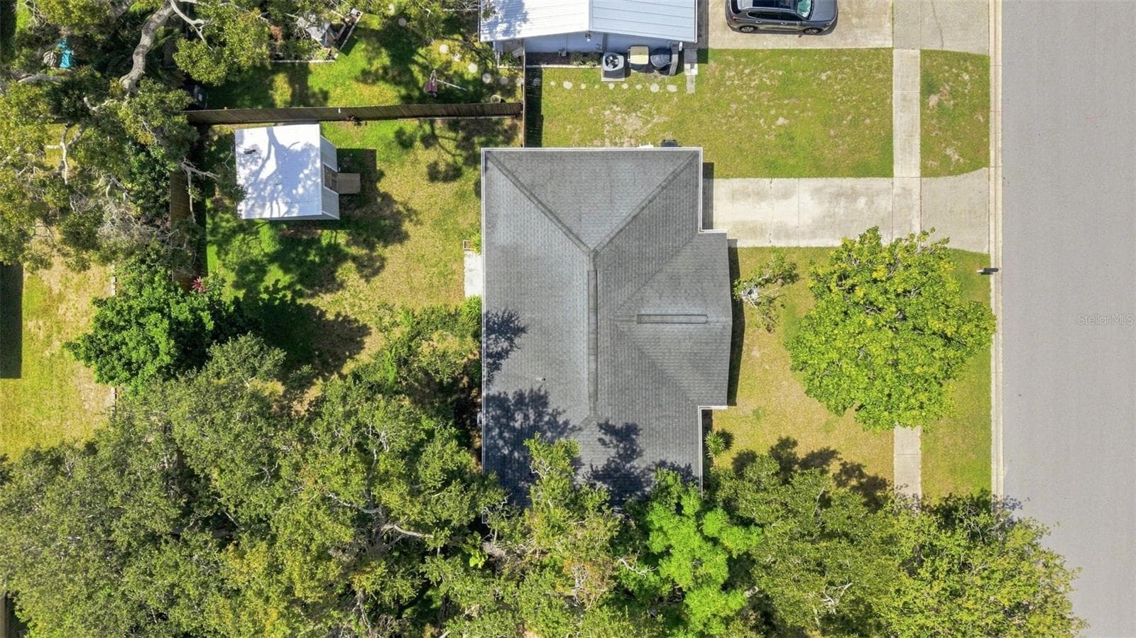 2801 Candlewood St photo 4