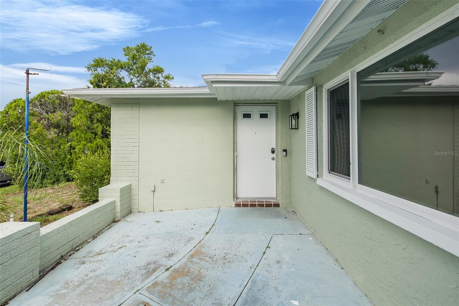 7641 Judith Cres photo 3