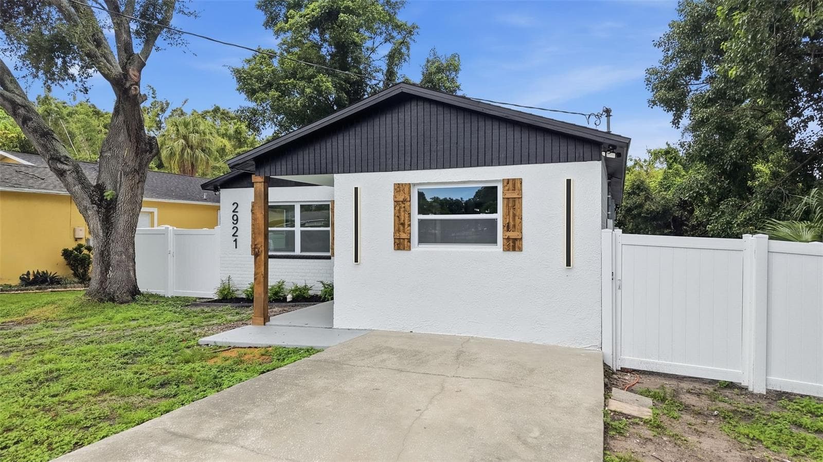 2921 57 Ave N photo 5