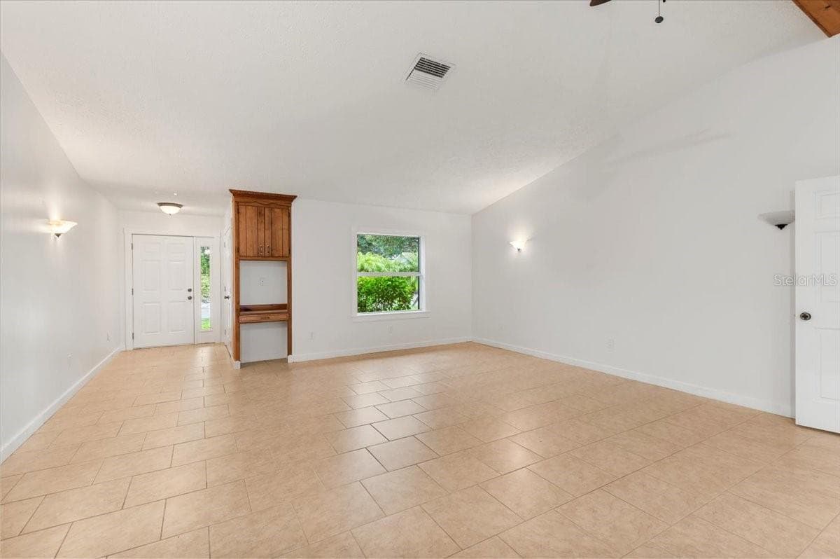 1560 Ingram Ave photo 5