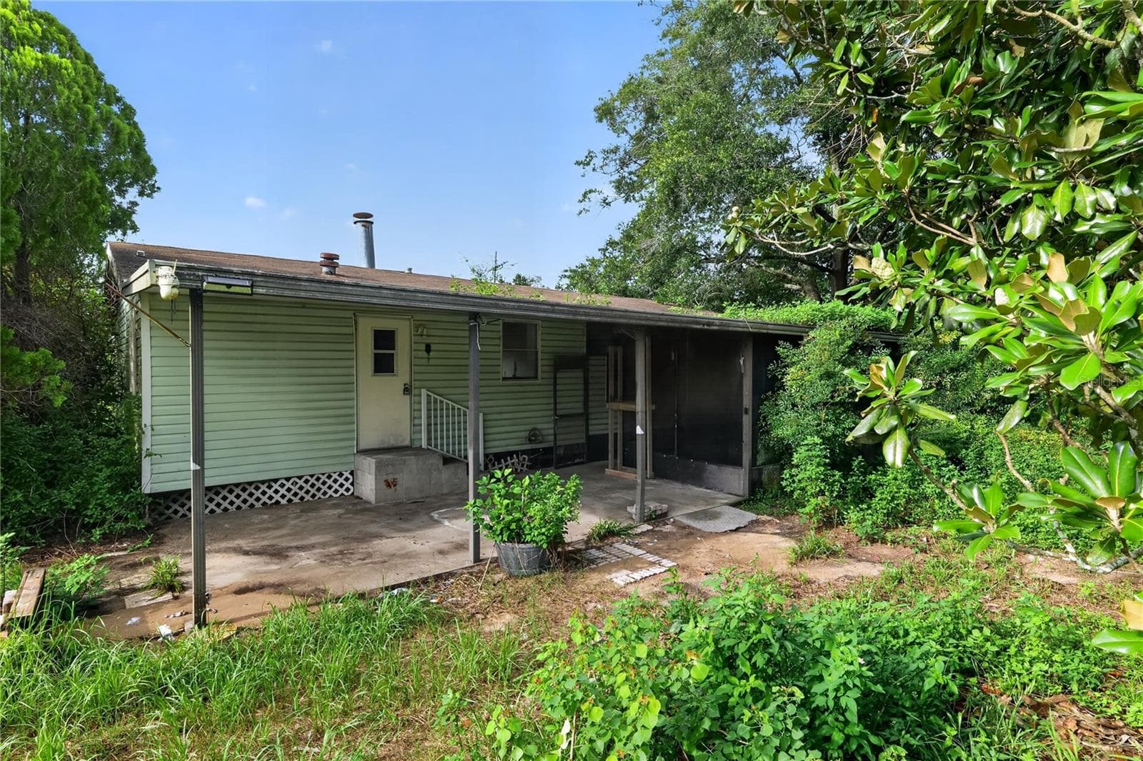9550 Silverbend Dr photo 2
