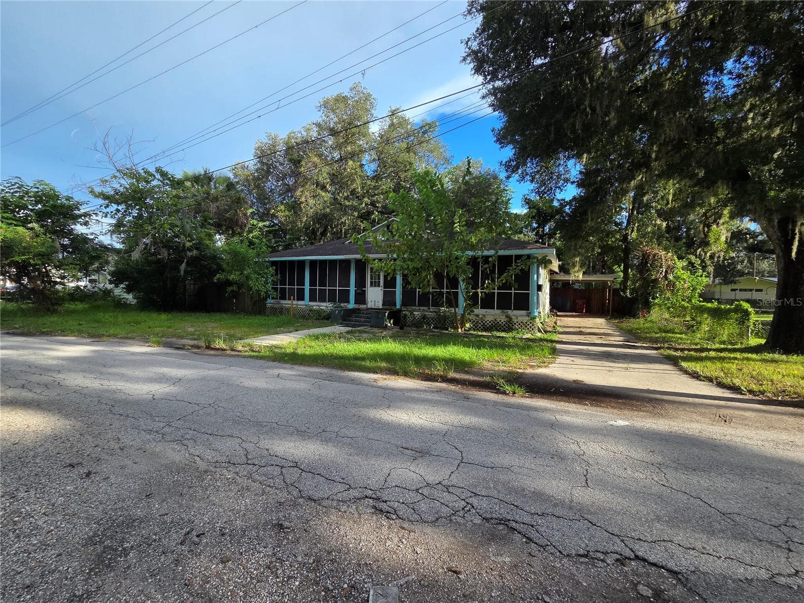 113 W Strickland St photo 2