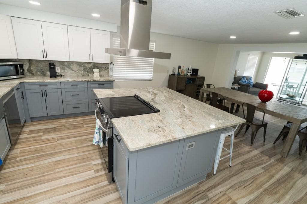 4927 Blue Heron Dr photo 3