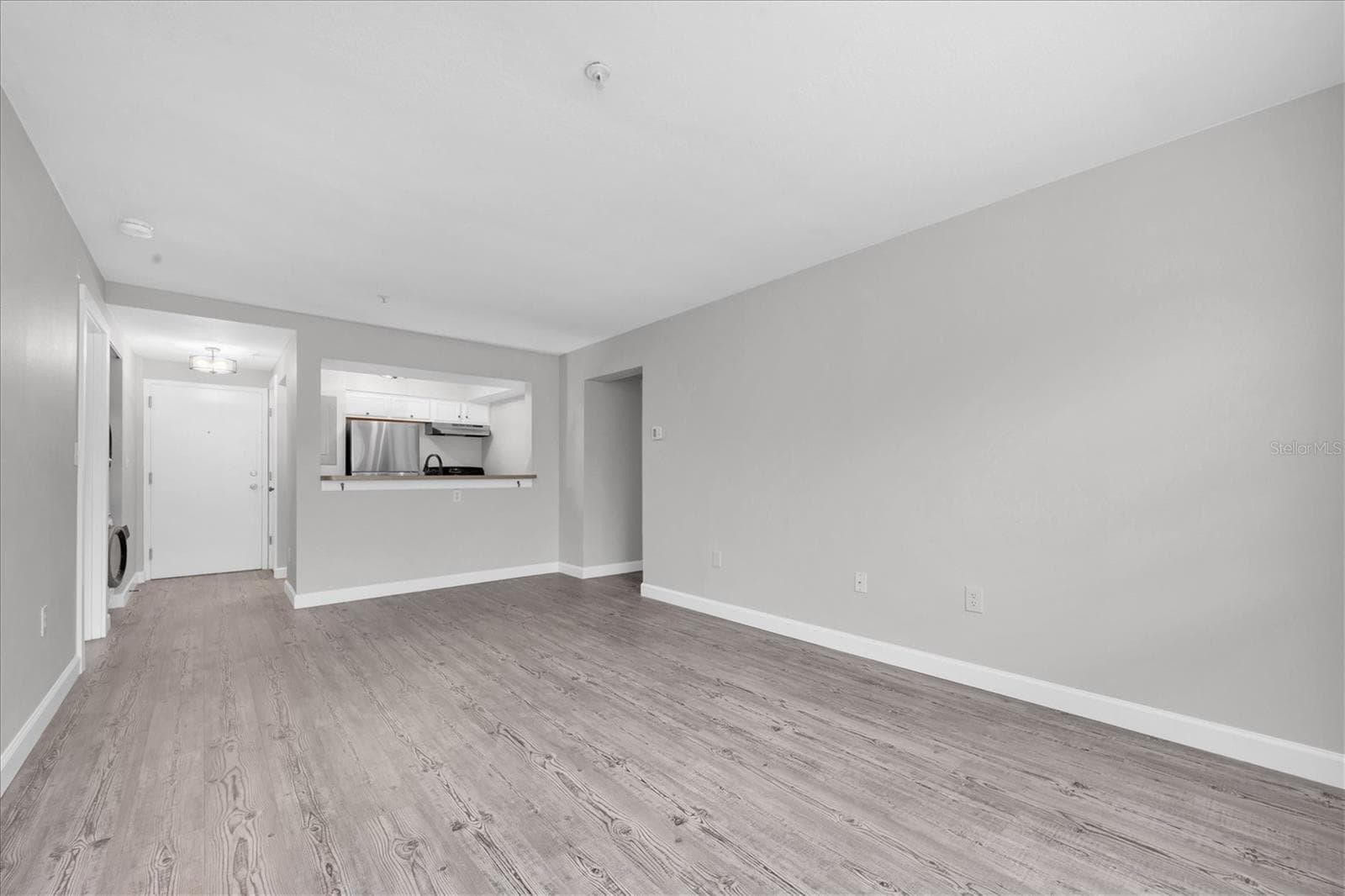 406 W Cedar St #403 photo 4