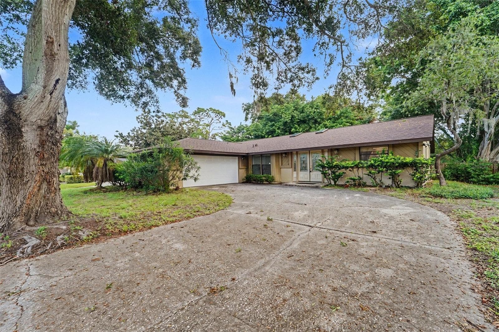 2057 Brent Pl photo 2