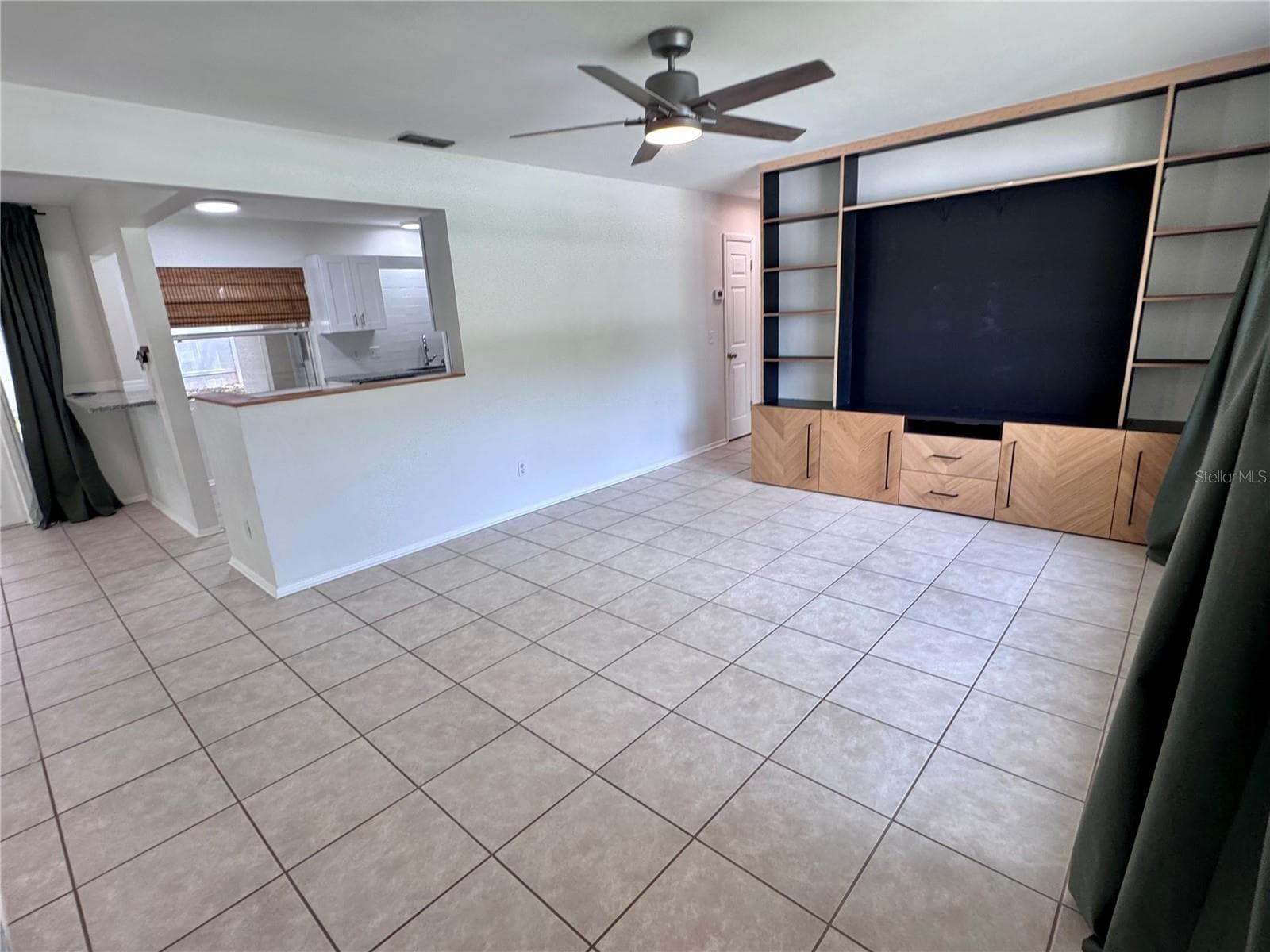 1709 Eaton Dr NE photo 3