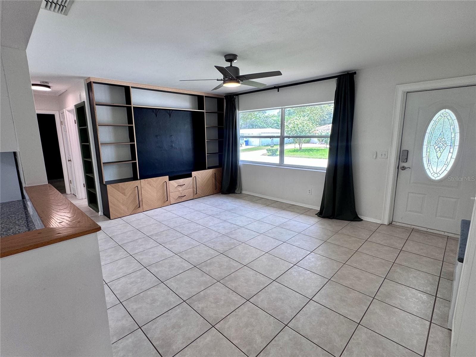 1709 Eaton Dr NE photo 4