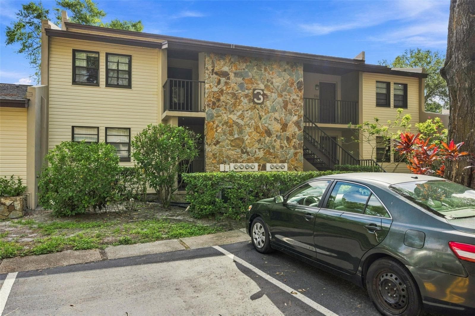 1000 Tarpon Woods Blvd #302 photo 3