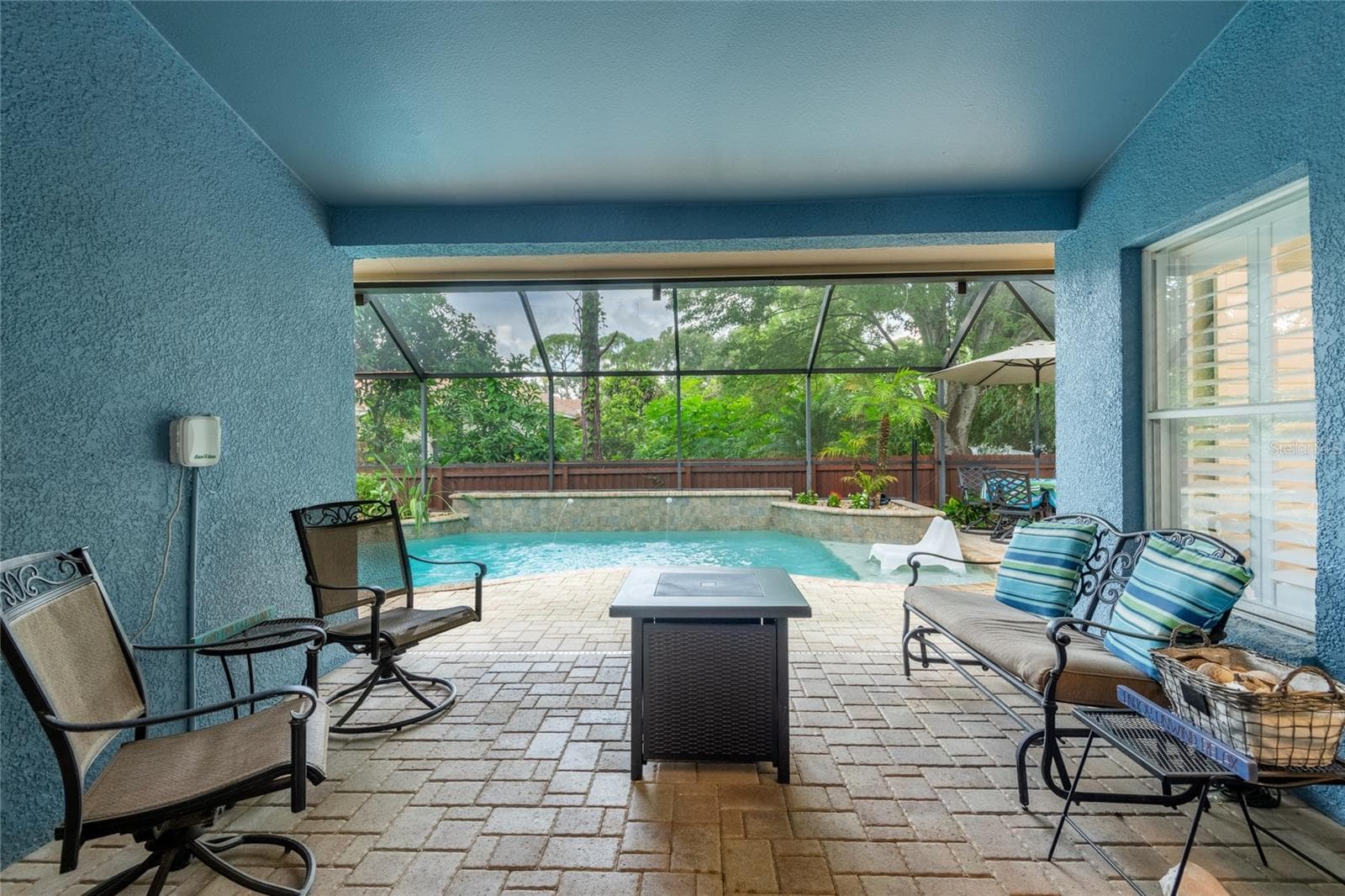 10274 Oasis Palm Dr photo 2