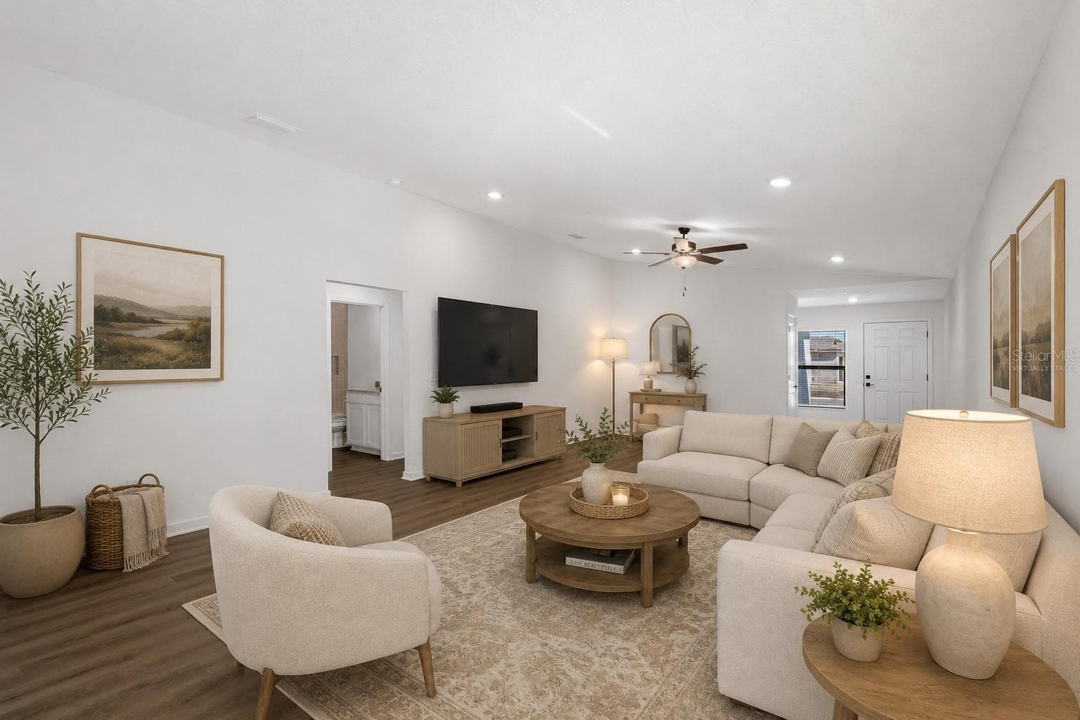 620 Blackthorn Dr photo 3