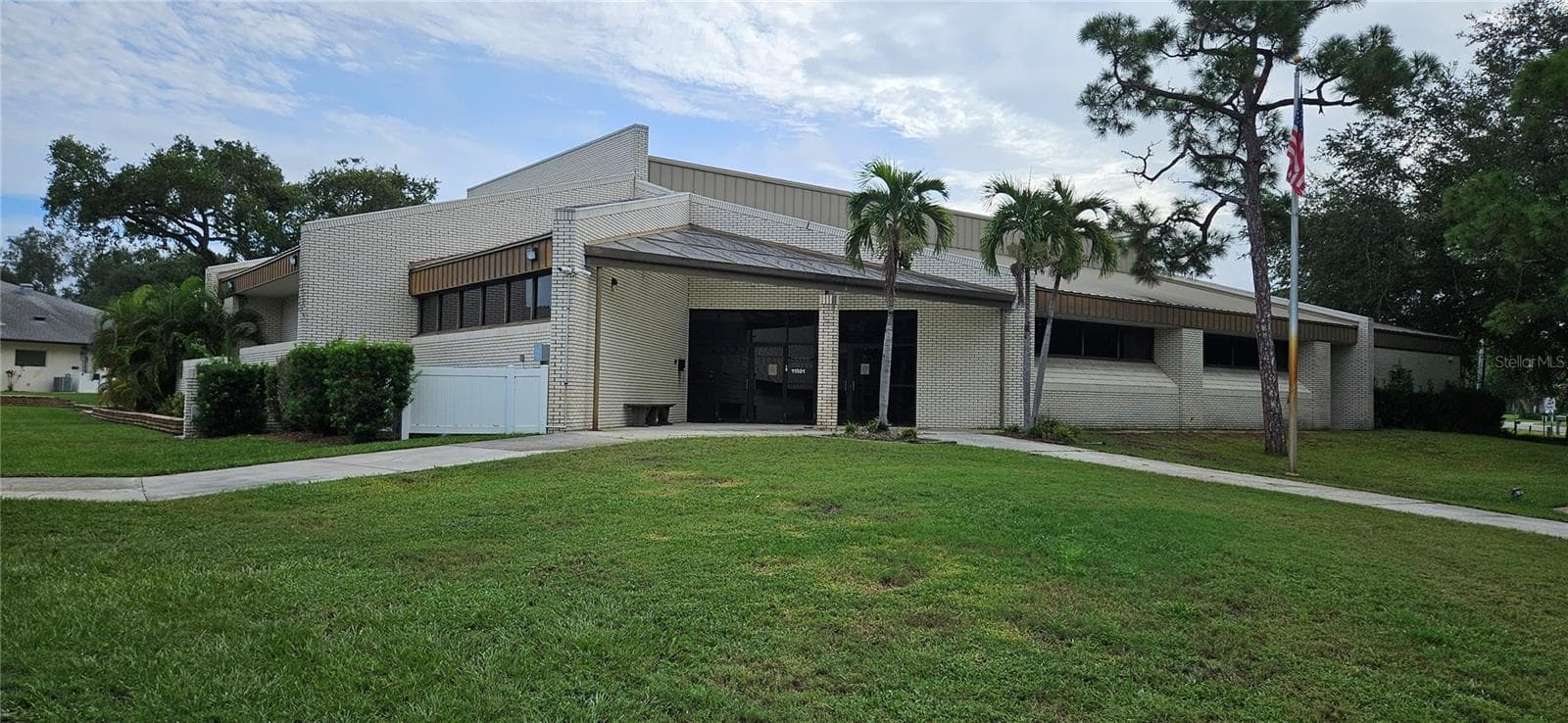 11501 Walker Ave photo 2