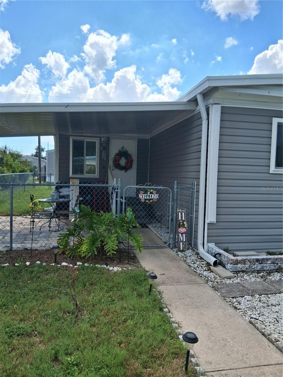 6580 Seminole Blvd #110 photo 2