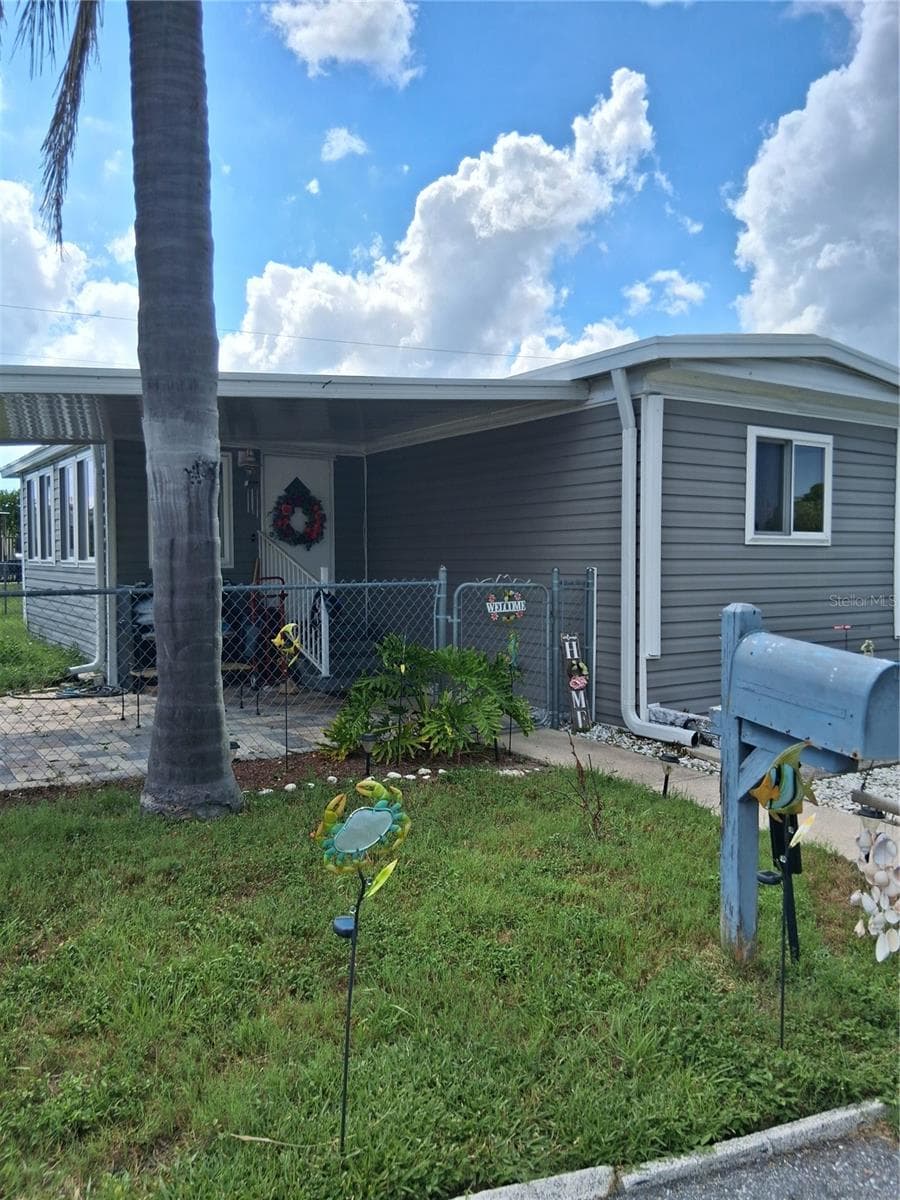 6580 Seminole Blvd #110 photo 3