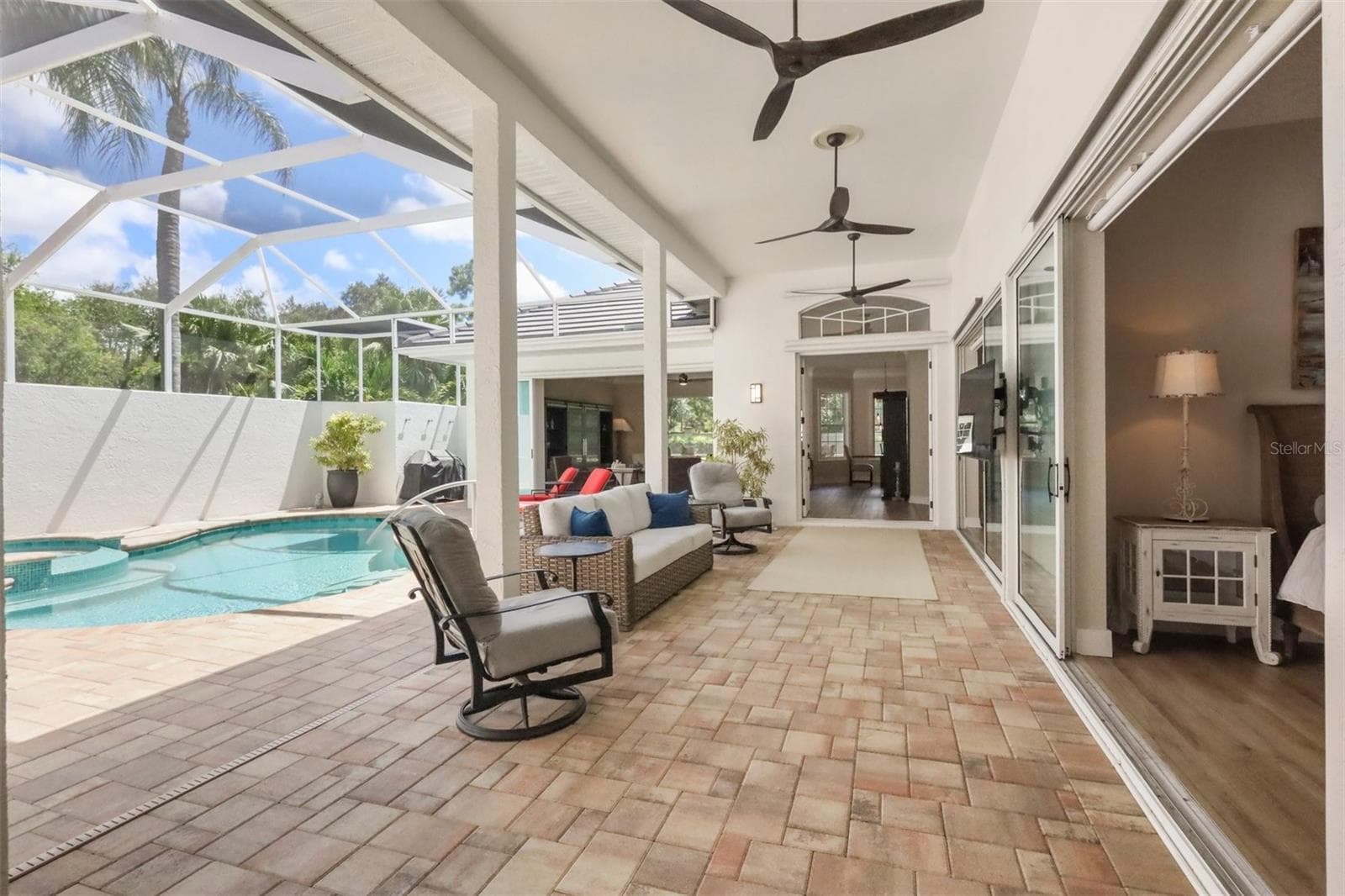 8708 Woodbriar Dr photo 3