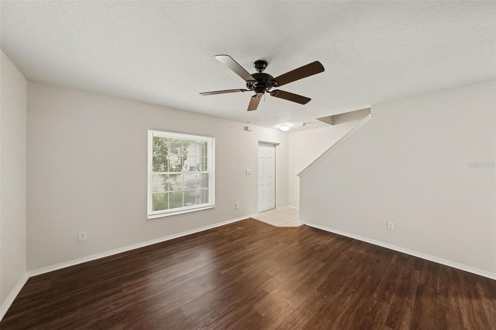 13939 Jacobson Dr photo 2