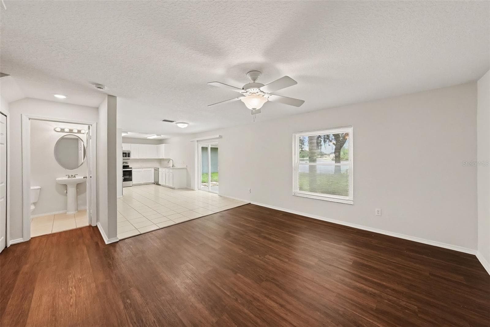13939 Jacobson Dr photo 4