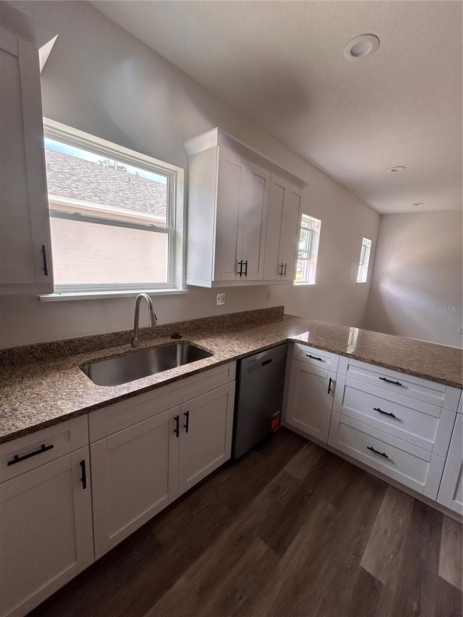 1326 W. Patterson St. photo 5