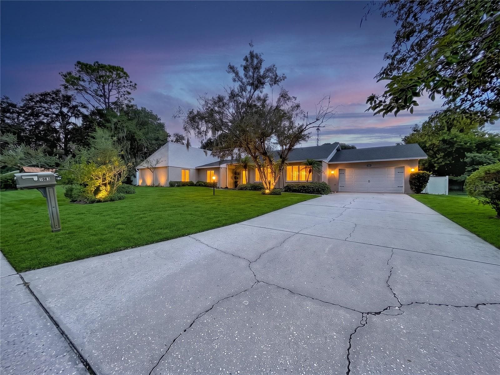 1068 Sugartree Dr S photo 4